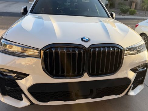 Used 2022 BMW X7 M50i AWD/4WD image 1