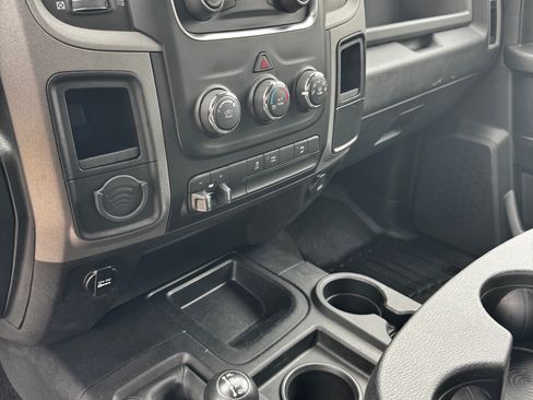 Used 2015 RAM 2500 Tradesman w/ Chrome Appearance Group AWD/4WD image 12
