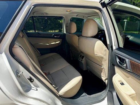 Used 2016 Subaru Outback 3.6R Limited image 10
