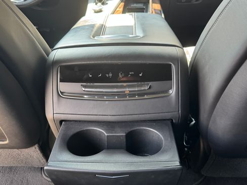 Used 2022 Cadillac Escalade Premium Luxury Platinum image 21