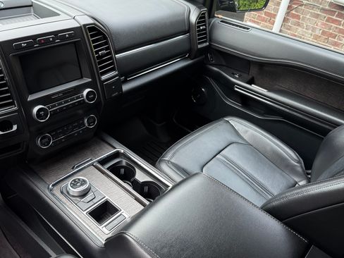 Used 2021 Ford Expedition Max Limited RWD image 16