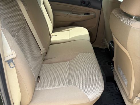 Used 2013 Toyota Tacoma 4x4 Double Cab w/ SR5 Pkg image 2