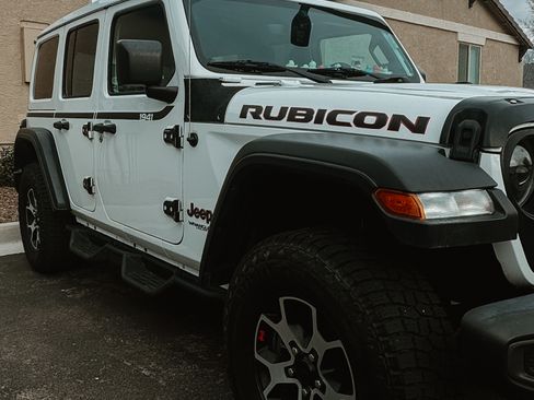 Used 2021 Jeep Wrangler Unlimited Rubicon AWD/4WD image 2