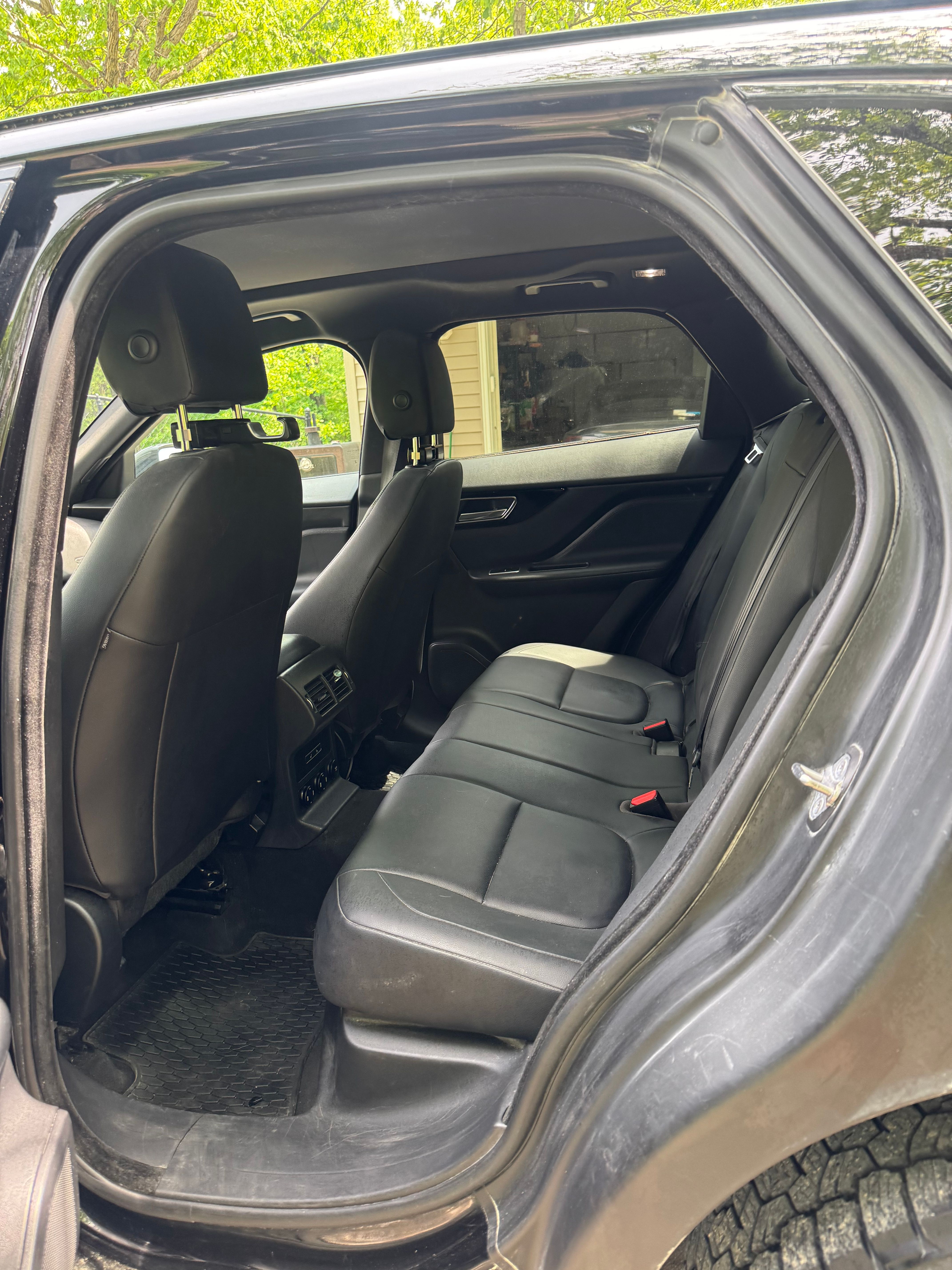 Used 2018 Jaguar F-PACE Premium AWD/4WD image 2