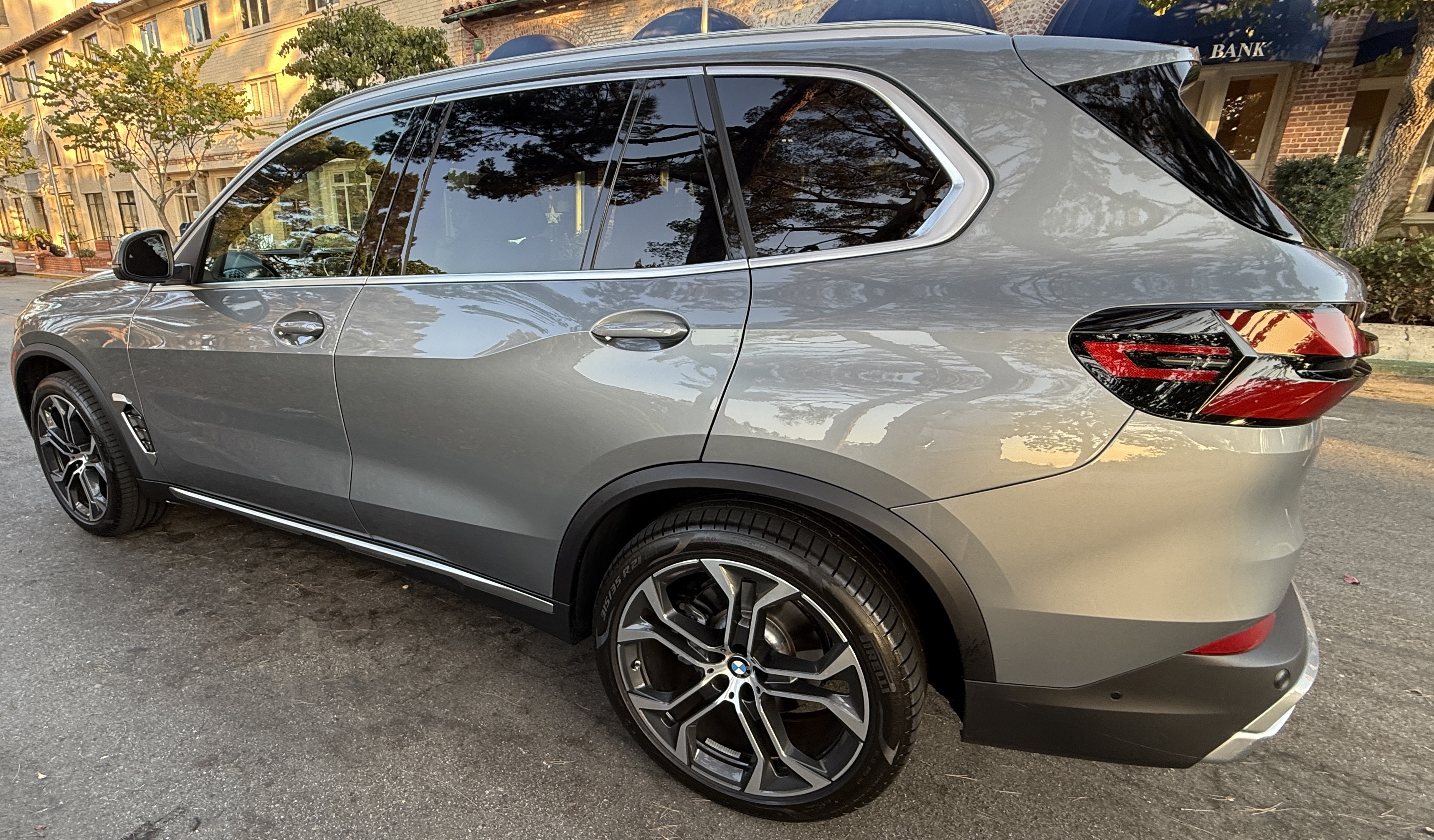 Used 2025 BMW X5 sDrive40i w/ Premium Package RWD image 9