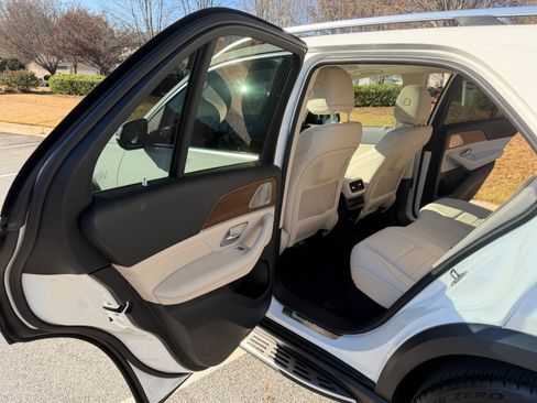 Used 2022 Mercedes-Benz GLE 350 image 17