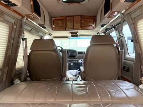 Used 2000 Chevrolet Express 1500 image 5