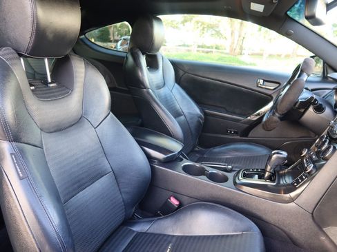 Used 2013 Hyundai Genesis 3.8 image 18