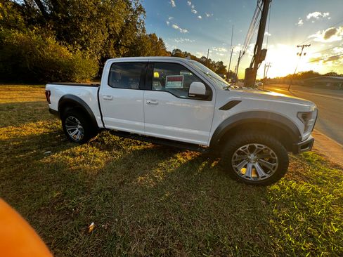 Used 2019 Ford F150 Raptor w/ Equipment Group 802A Luxury image 9