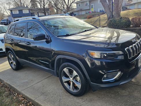 Used 2019 Jeep Cherokee Limited image 13