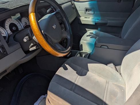 Used 2004 Dodge Durango SLT w/ Interior Convenience Group image 9
