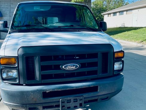 Used 2013 Ford E-150 and Econoline 150 w/ Commercial Cargo Van Pkg RWD image 5