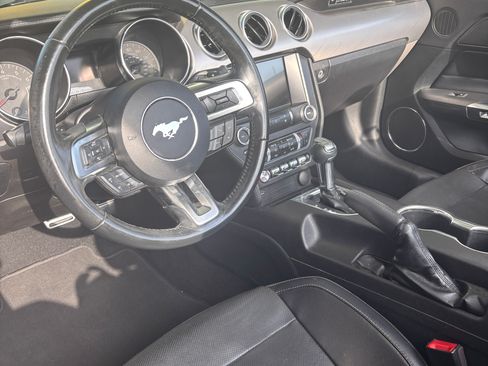 Used 2020 Ford Mustang Premium RWD image 11