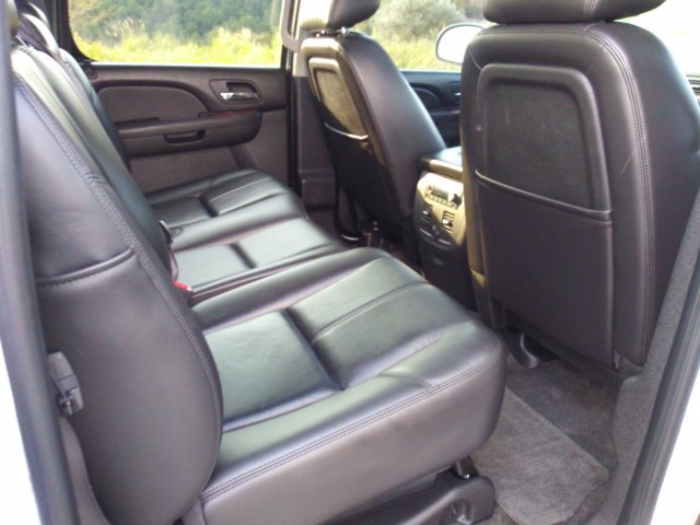 Used 2011 Chevrolet Avalanche LT w/ Luxury Package AWD/4WD image 18