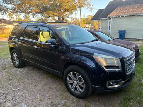Used 2015 GMC Acadia SLT image 1