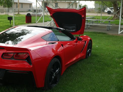Used 2016 Chevrolet Corvette Stingray Coupe RWD image 8