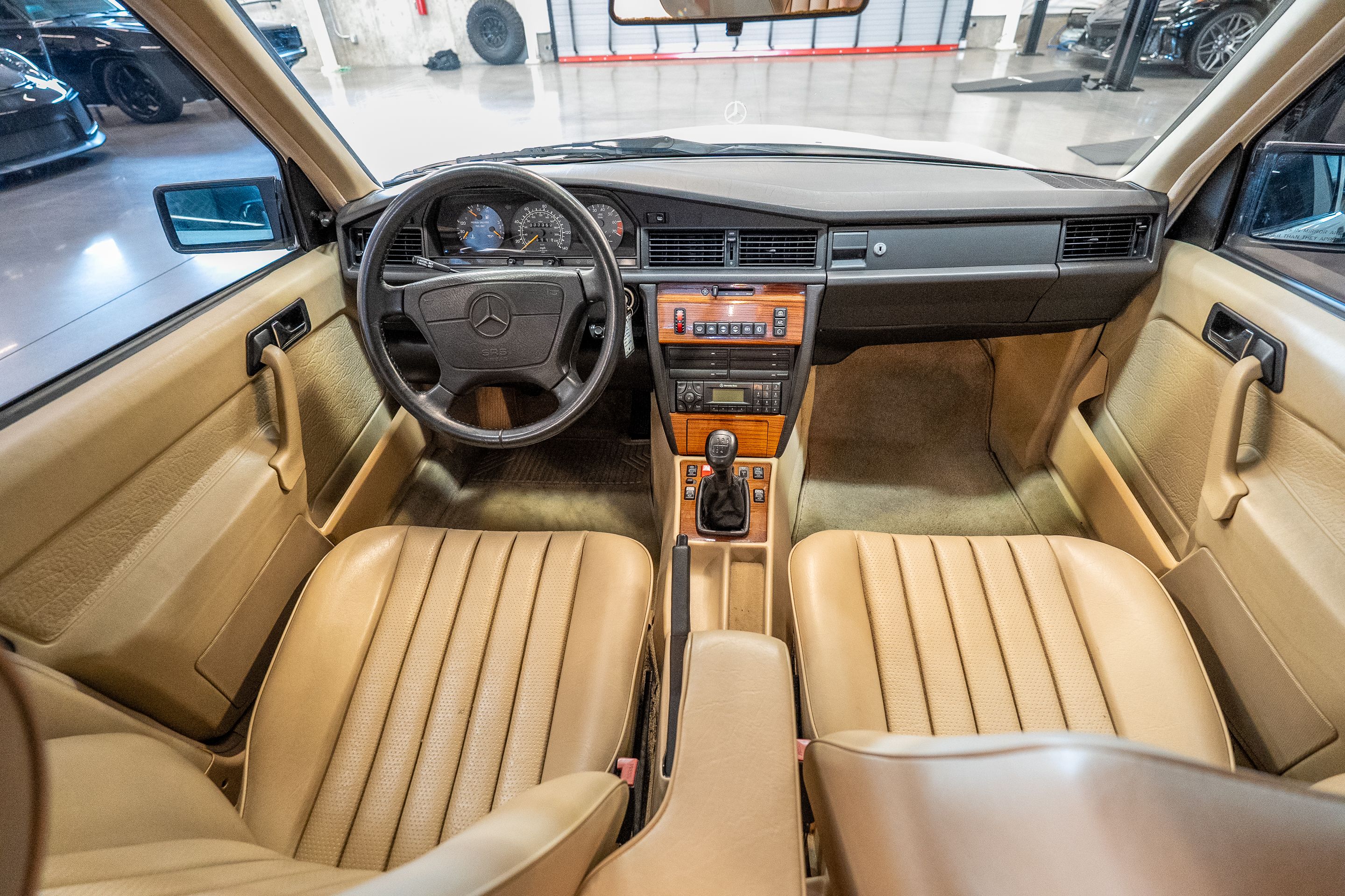 Used 1992 Mercedes-Benz 190 E 2.3 image 23