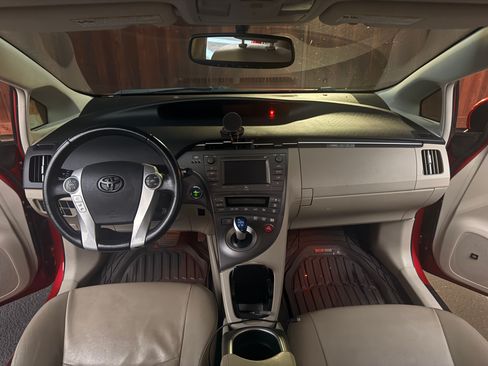 Used 2012 Toyota Prius Four image 9