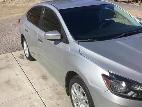 Used 2019 Nissan Sentra SV image 2