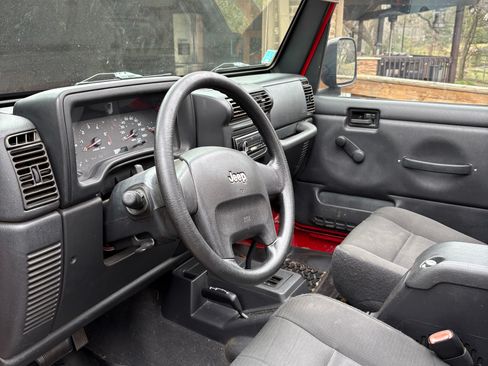 Used 2006 Jeep Wrangler X w/ Premium Audio Group AWD/4WD image 11
