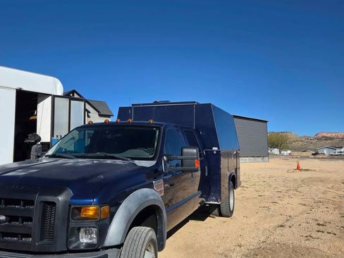 Used 2009 Ford F450 4x4 Crew Cab Super Duty image 2