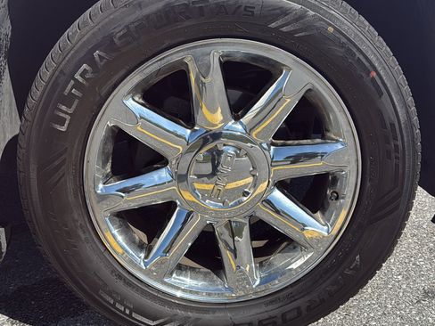 Used 2014 GMC Yukon XL Denali image 13