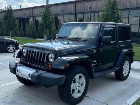 Used 2012 Jeep Wrangler Sahara w/ Connectivity Group AWD/4WD image 5