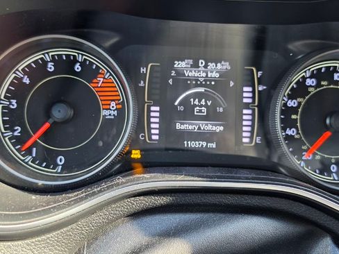 Used 2019 Jeep Cherokee Latitude Plus image 9