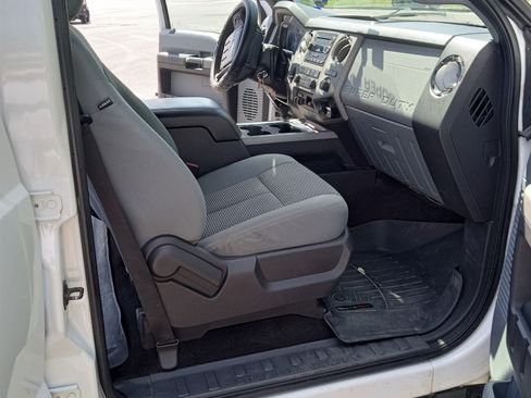 Used 2016 Ford F350 XLT w/ XLT Premium Package image 18