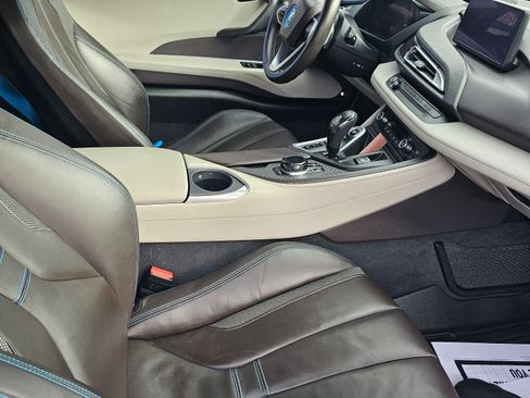 Used 2019 BMW i8 Coupe image 14