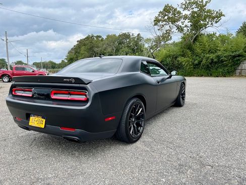 Used 2015 Dodge Challenger SRT Hellcat image 5