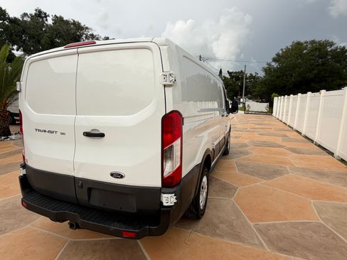 Used 2015 Ford Transit 250 130 Low Roof RWD image 4