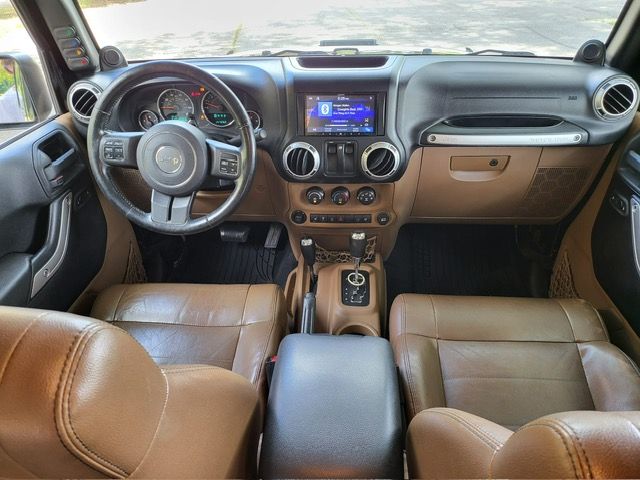 Used 2012 Jeep Wrangler Sahara w/ Connectivity Group AWD/4WD image 12