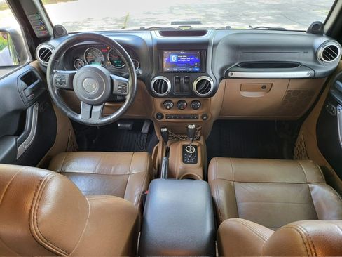 Used 2012 Jeep Wrangler Sahara w/ Connectivity Group AWD/4WD image 12