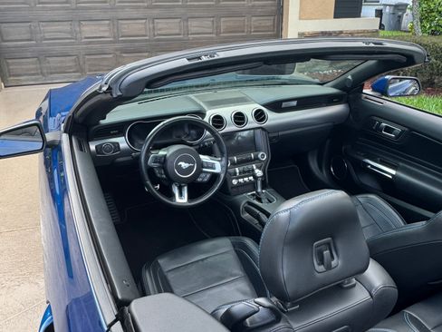 Used 2022 Ford Mustang GT Premium w/ Equipment Group 401A RWD image 2