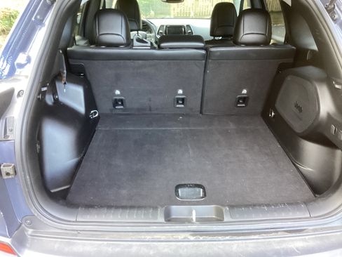 Used 2021 Jeep Cherokee Limited image 10