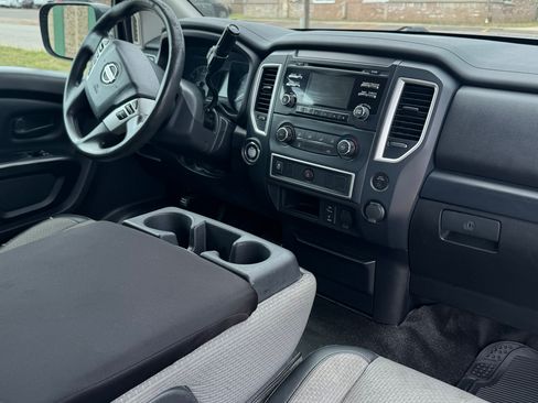 Used 2017 Nissan Titan S RWD image 11