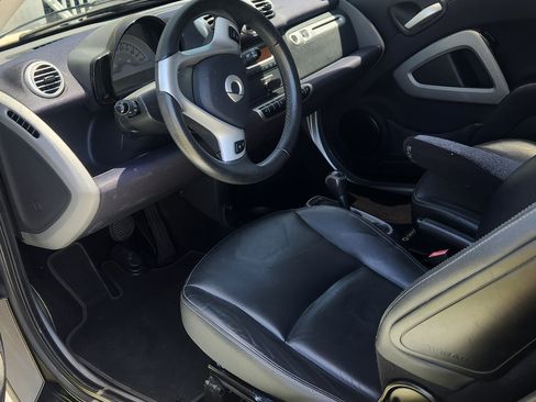 Used 2013 smart fortwo passion image 5