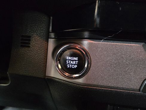 Used 2017 Toyota Tacoma TRD Off-Road image 13