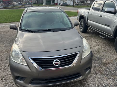 Used 2013 Nissan Versa SV image 8