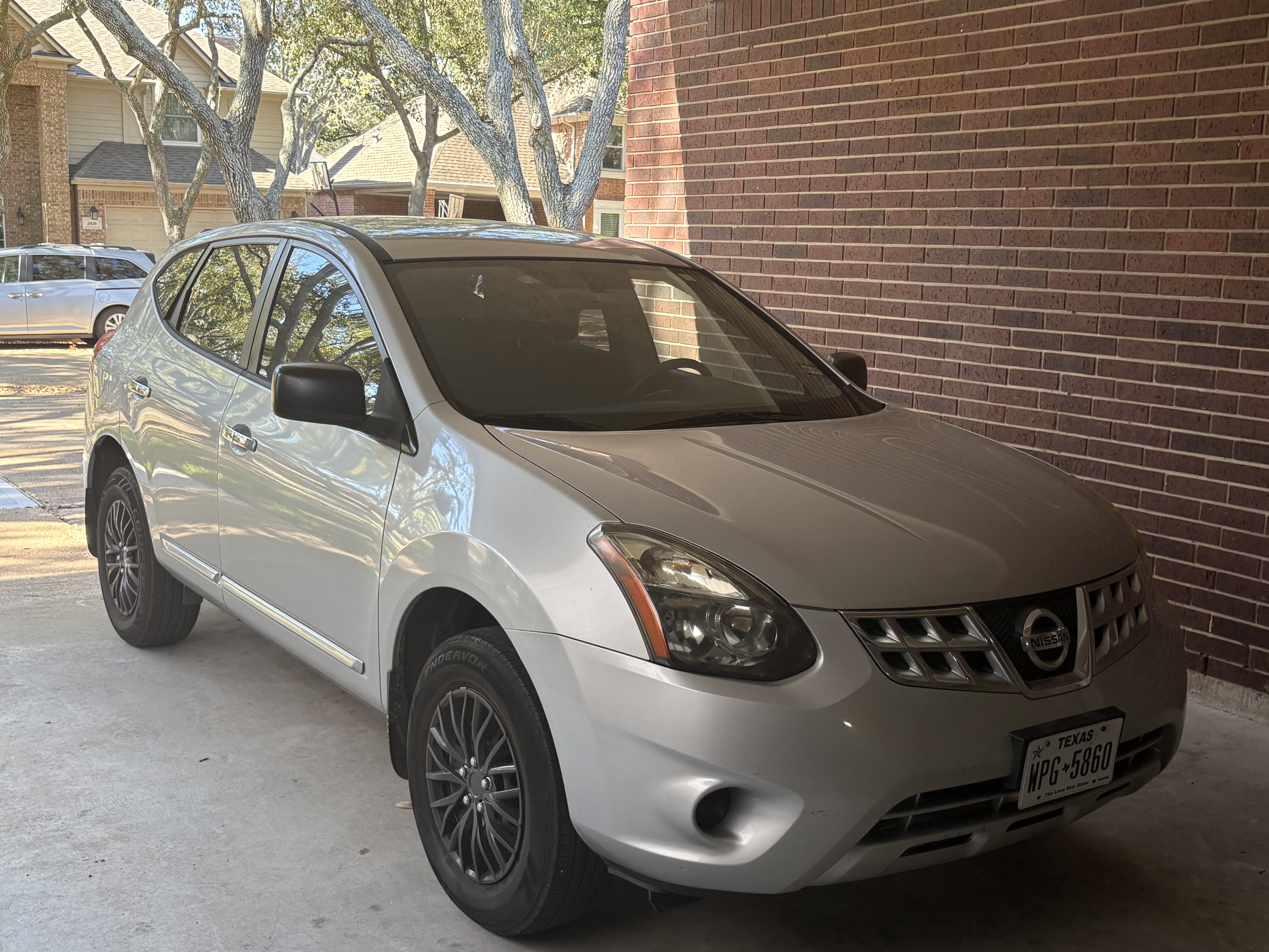 Used 2015 Nissan Rogue S AWD/4WD image 12