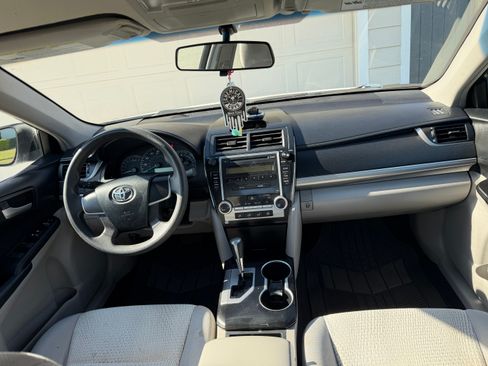 Used 2012 Toyota Camry FWD image 6