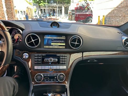 Used 2013 Mercedes-Benz SL 63 AMG image 23