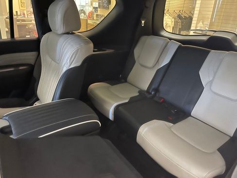 Used 2019 INFINITI QX80 Limited image 10