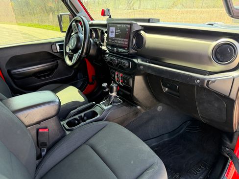 Used 2020 Jeep Gladiator Sport w/ Quick Order Package 24S image 8