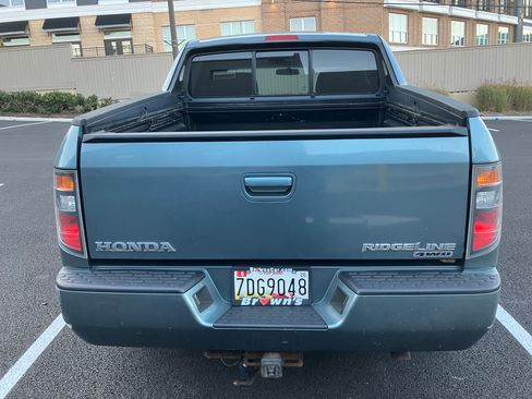 Used 2006 Honda Ridgeline RTS image 2