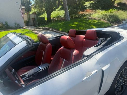 Used 2011 Ford Mustang GT Premium w/ Electronics Pkg RWD image 12