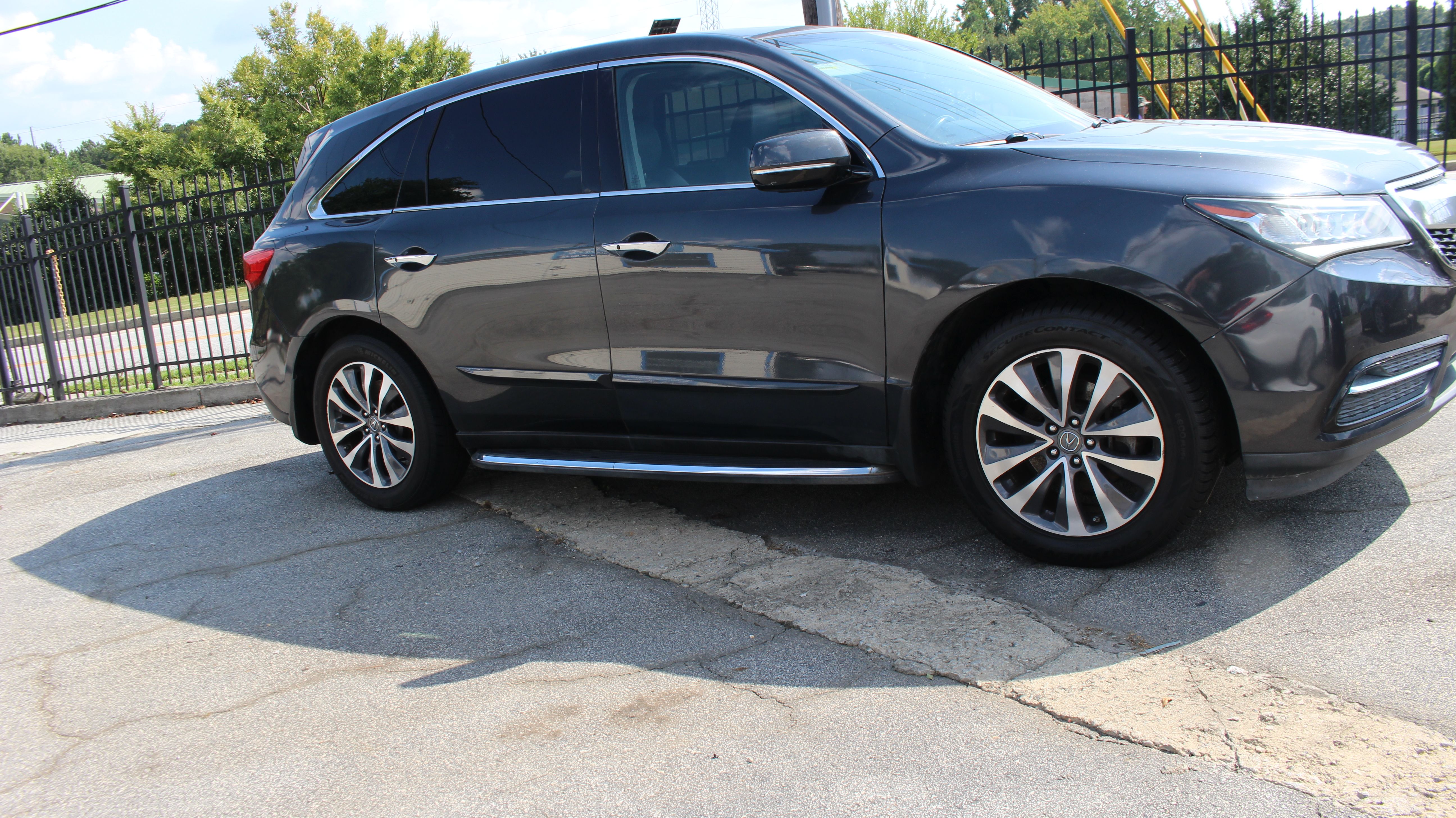 Used 2015 Acura MDX w/ Tech & Entertainment Pkg FWD image 2