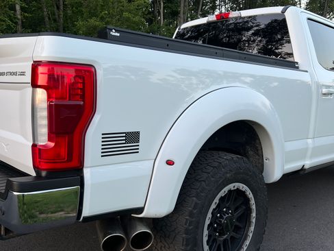 Used 2019 Ford F250 Lariat w/ Lariat Ultimate Package AWD/4WD image 9