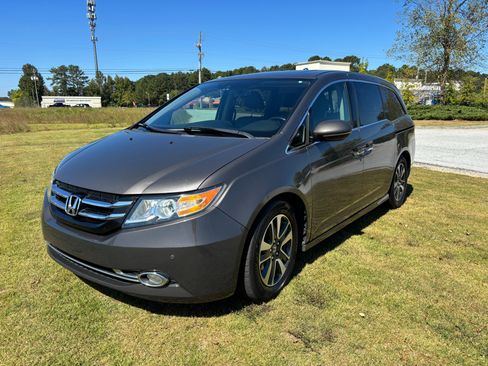 Used 2015 Honda Odyssey Touring image 9